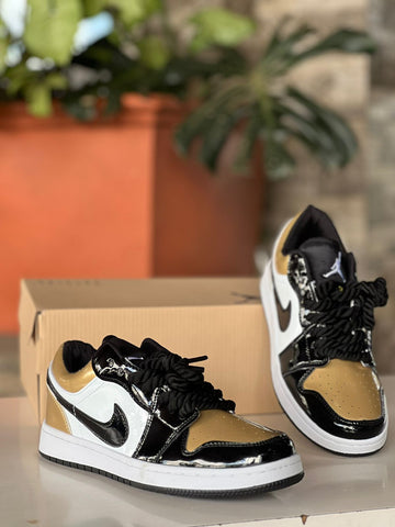 Nike Dunk Retro Low Sneakers - Gold