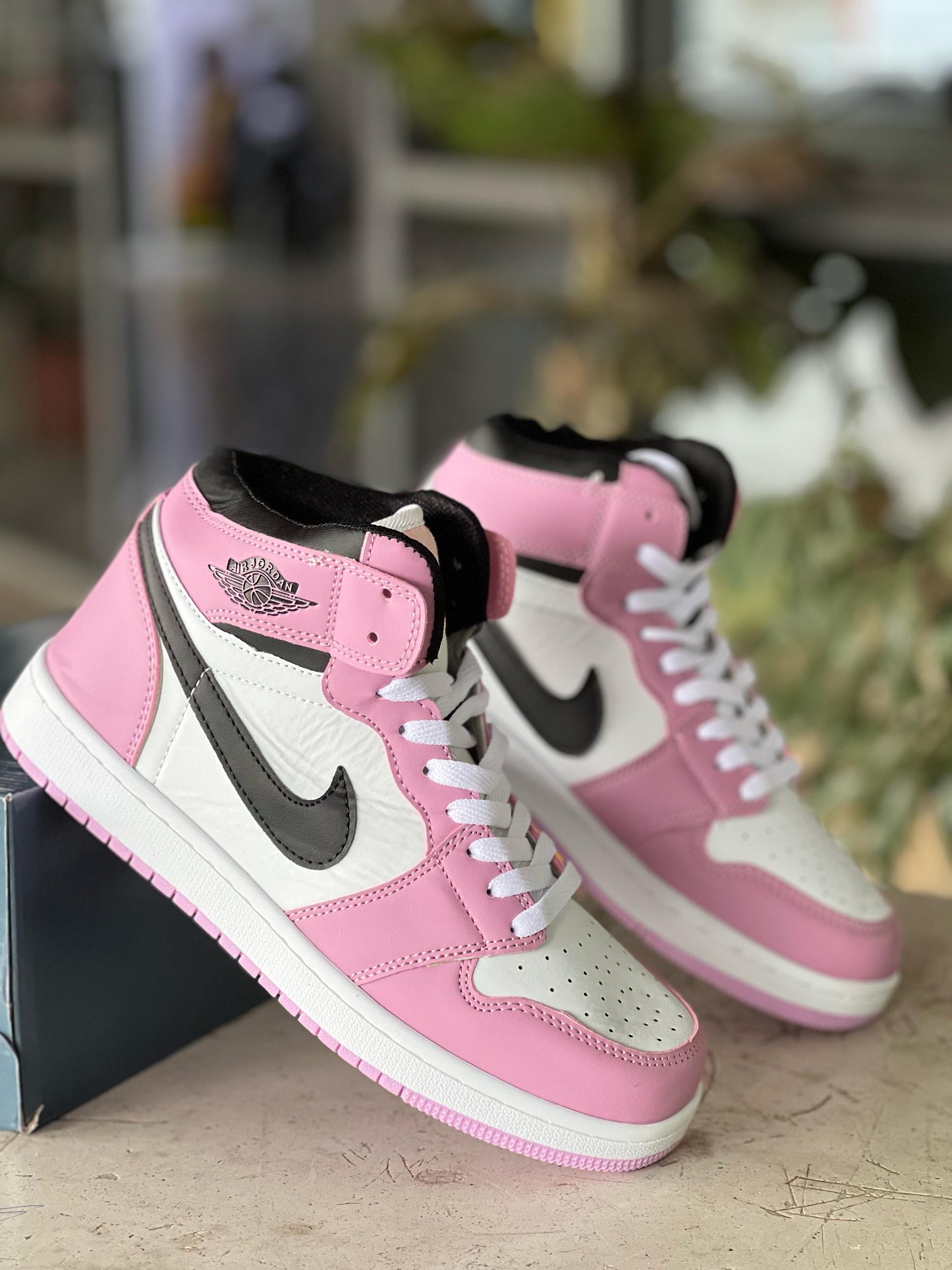 Nike Air Jordan 1 Sneakers (Pink/White)
