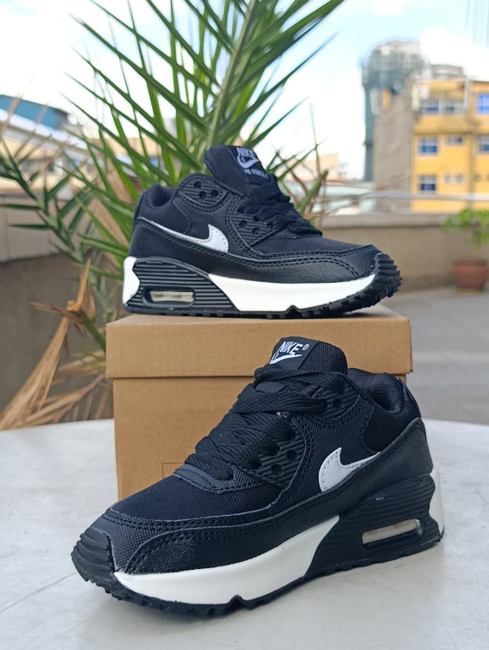 Kids Airmax black white sneakers