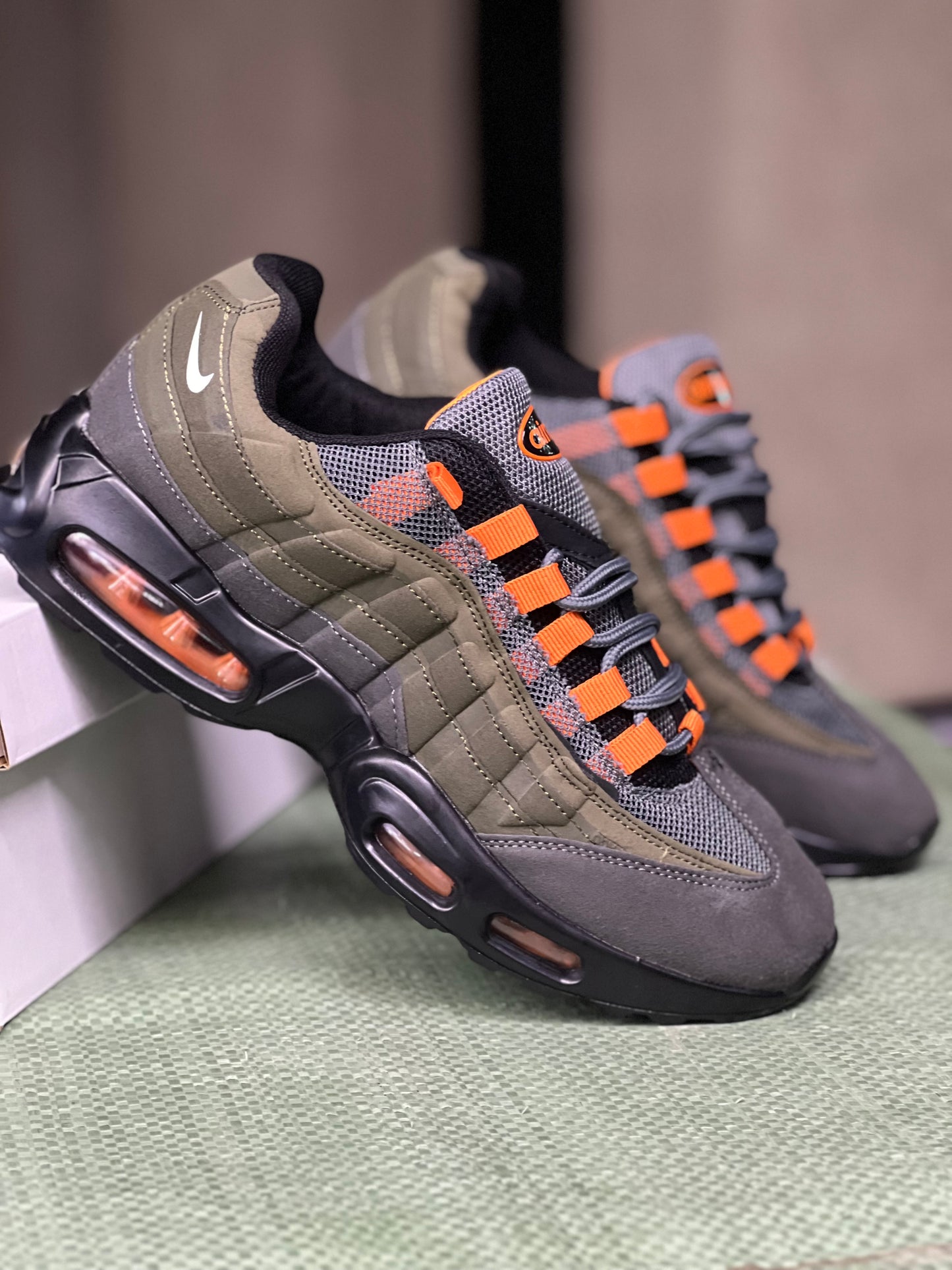 Nike Airmax 95 Sneaker - Military Green/Orange