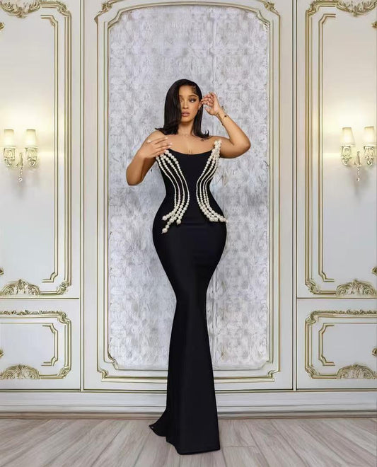 600 Sleeveless, Mermaid-Style Dress