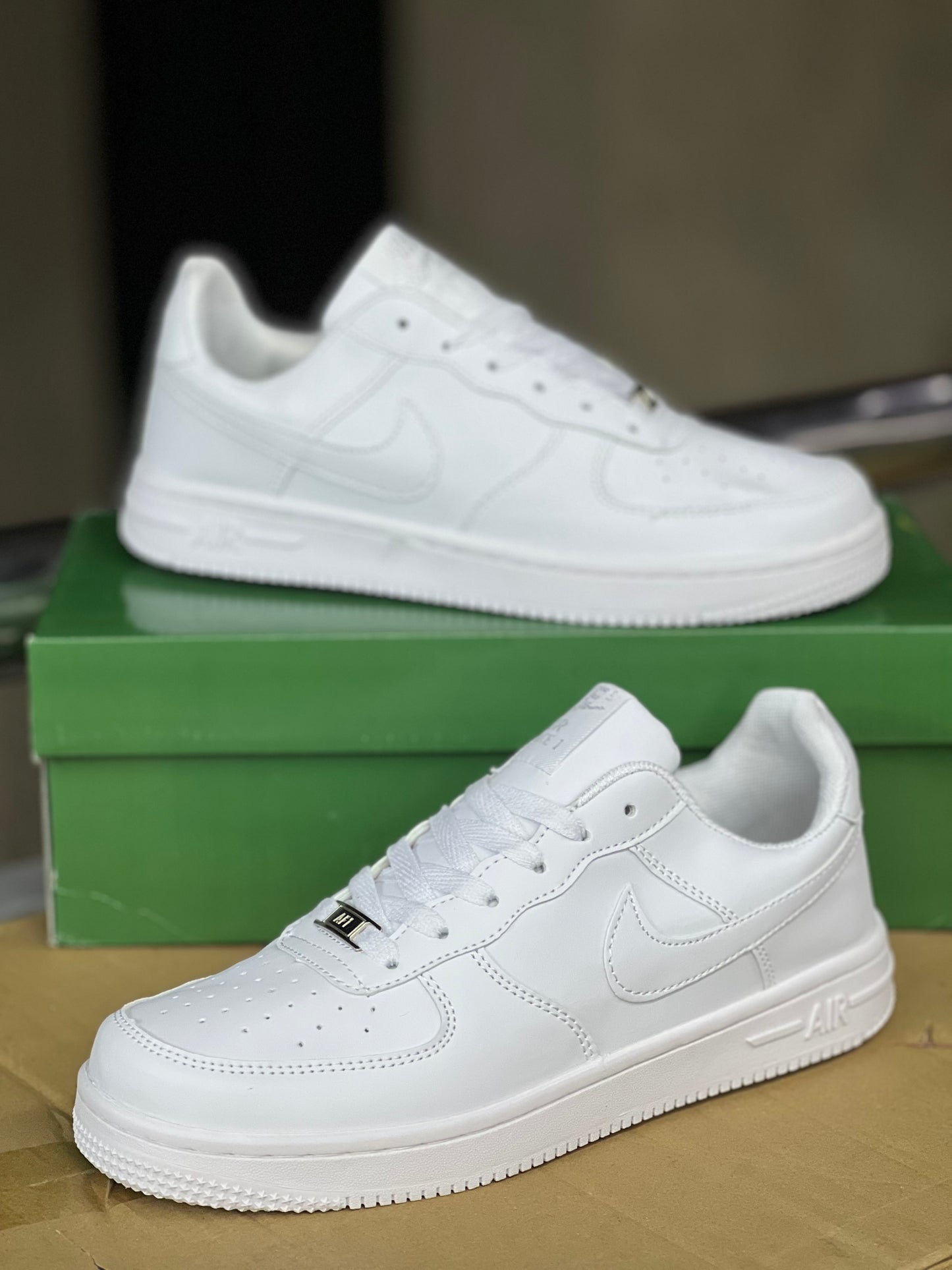 Nike Airforce 1 lSneakers - White Single Sole