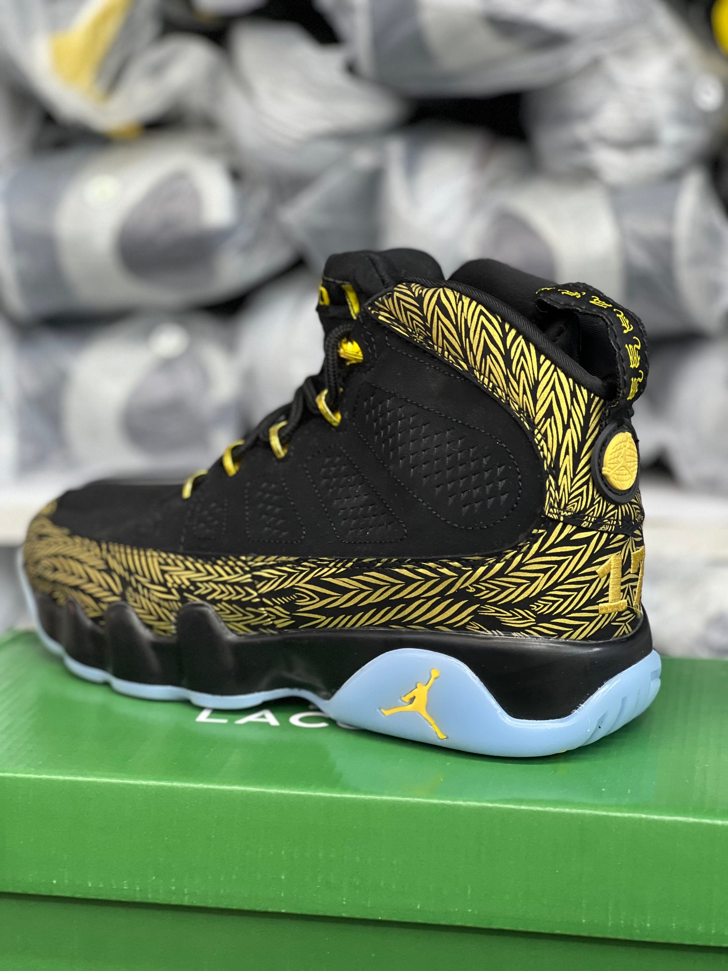 Nike Jordan 9 - Pollito Black Gold