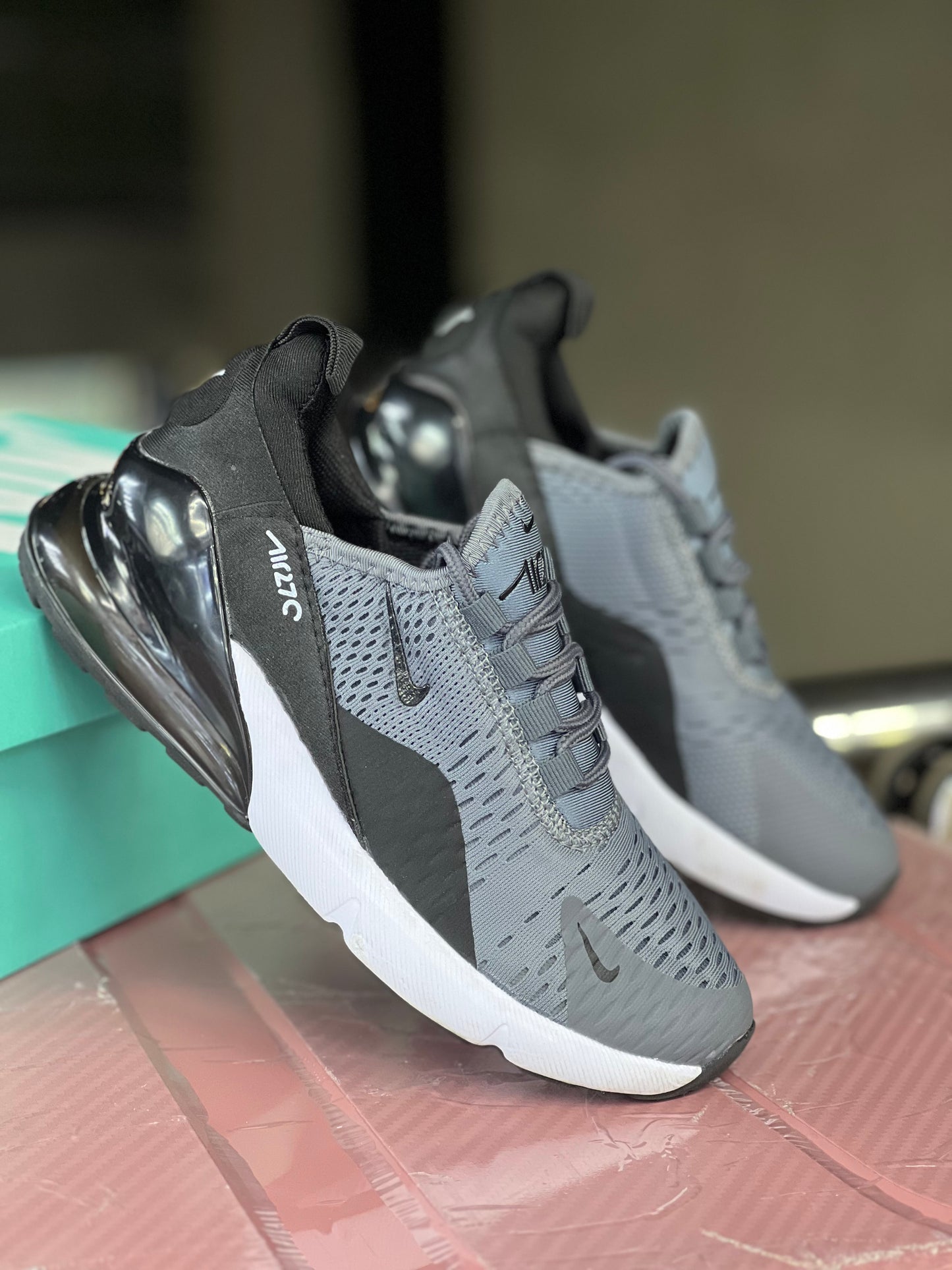 Nike Air Max 270 Sneakers - Grey