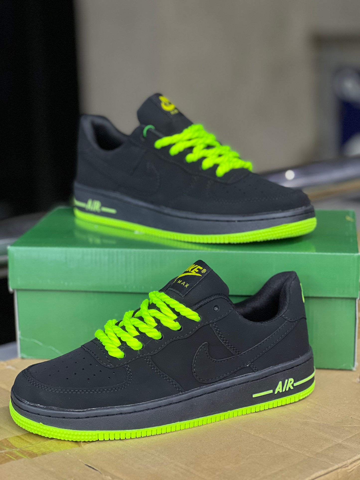 Nike  Airforce 1 Suede Sneakers - Luminous Green