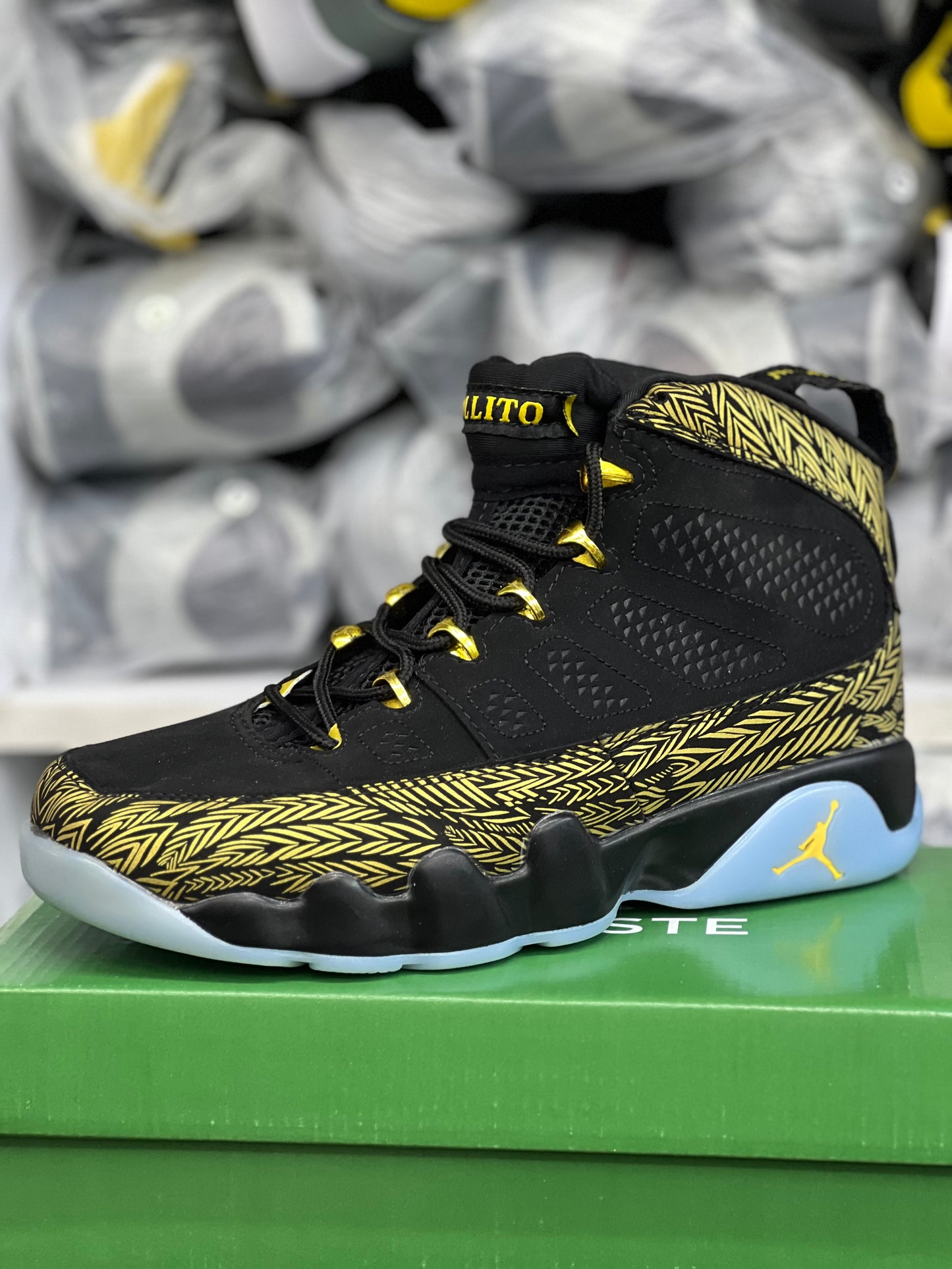 Nike Jordan 9 - Pollito Black Gold