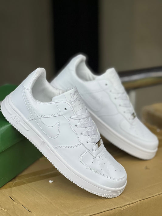 Nike Airforce 1 lSneakers - White Single Sole