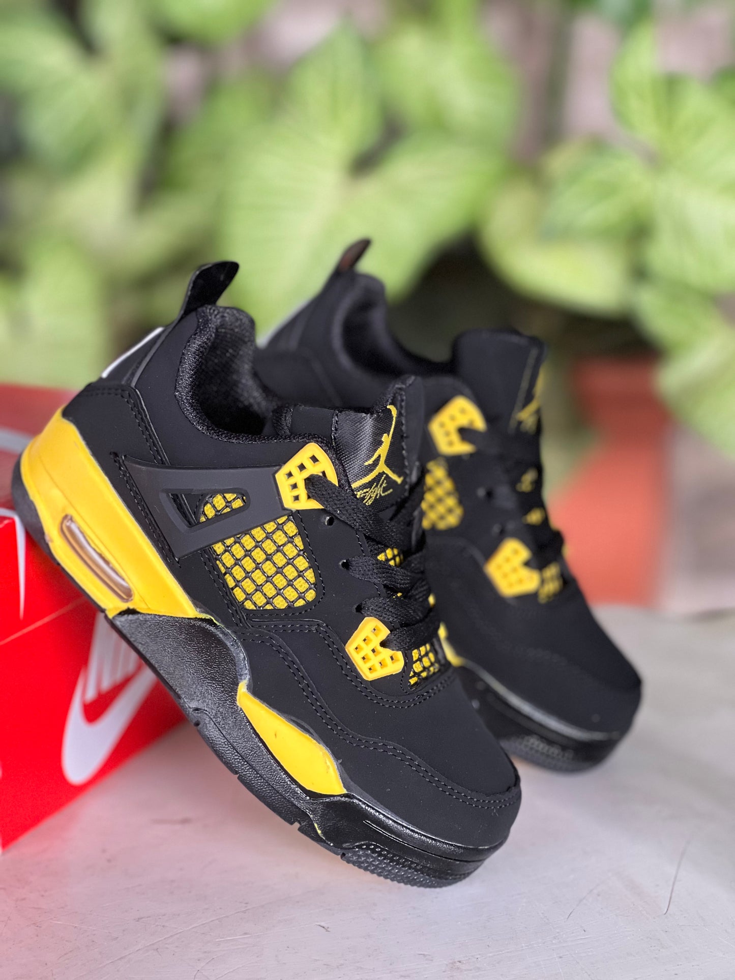 Kids J4 Sneakers - Black/Yellow