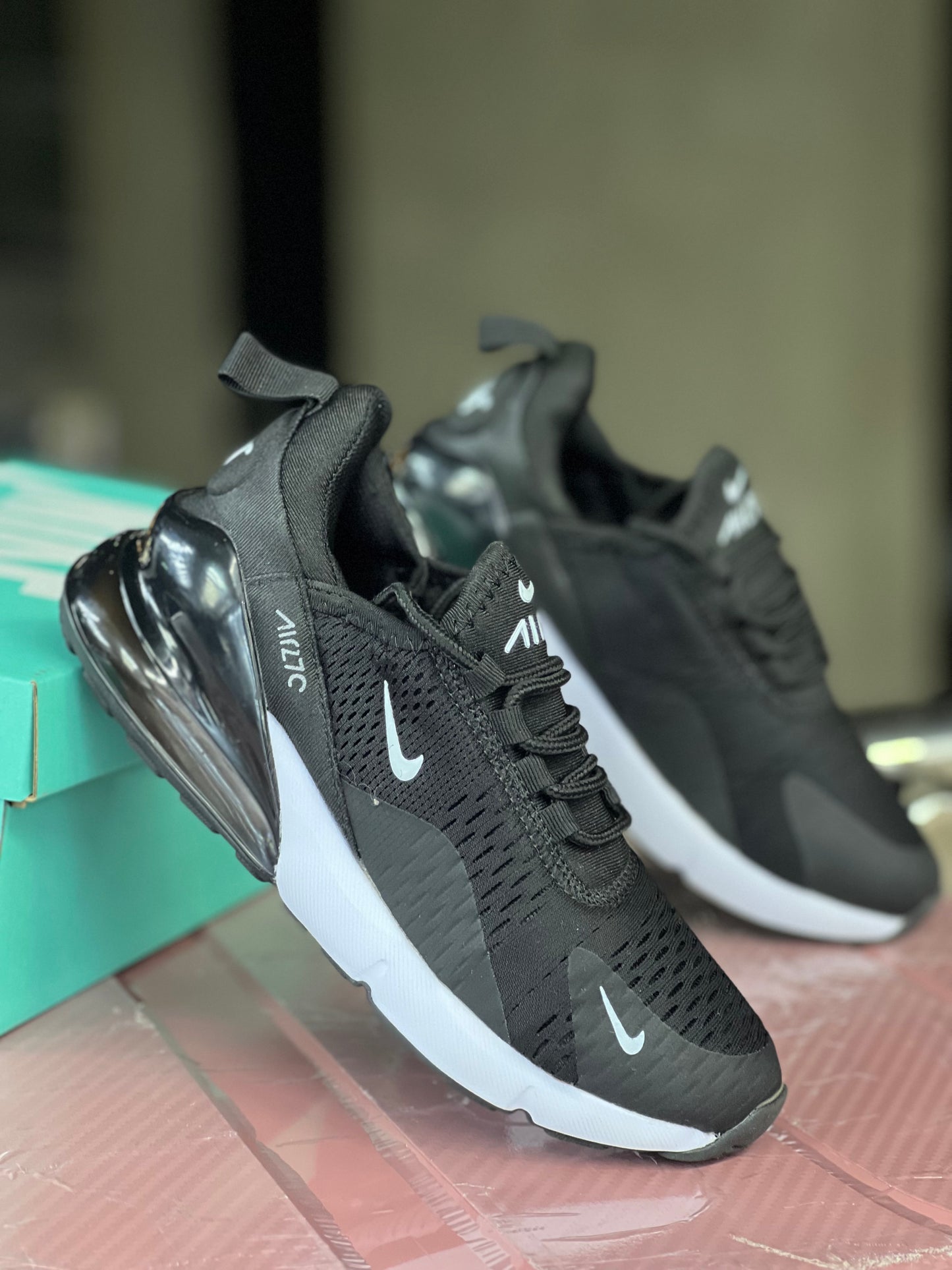 Nike Air Max 270 Sneakers - Black / White