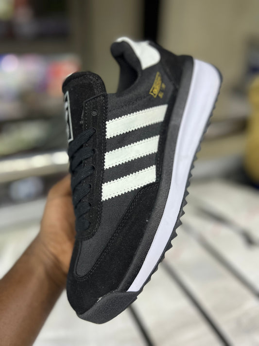 Adidas Boost Sneaker - Black/White