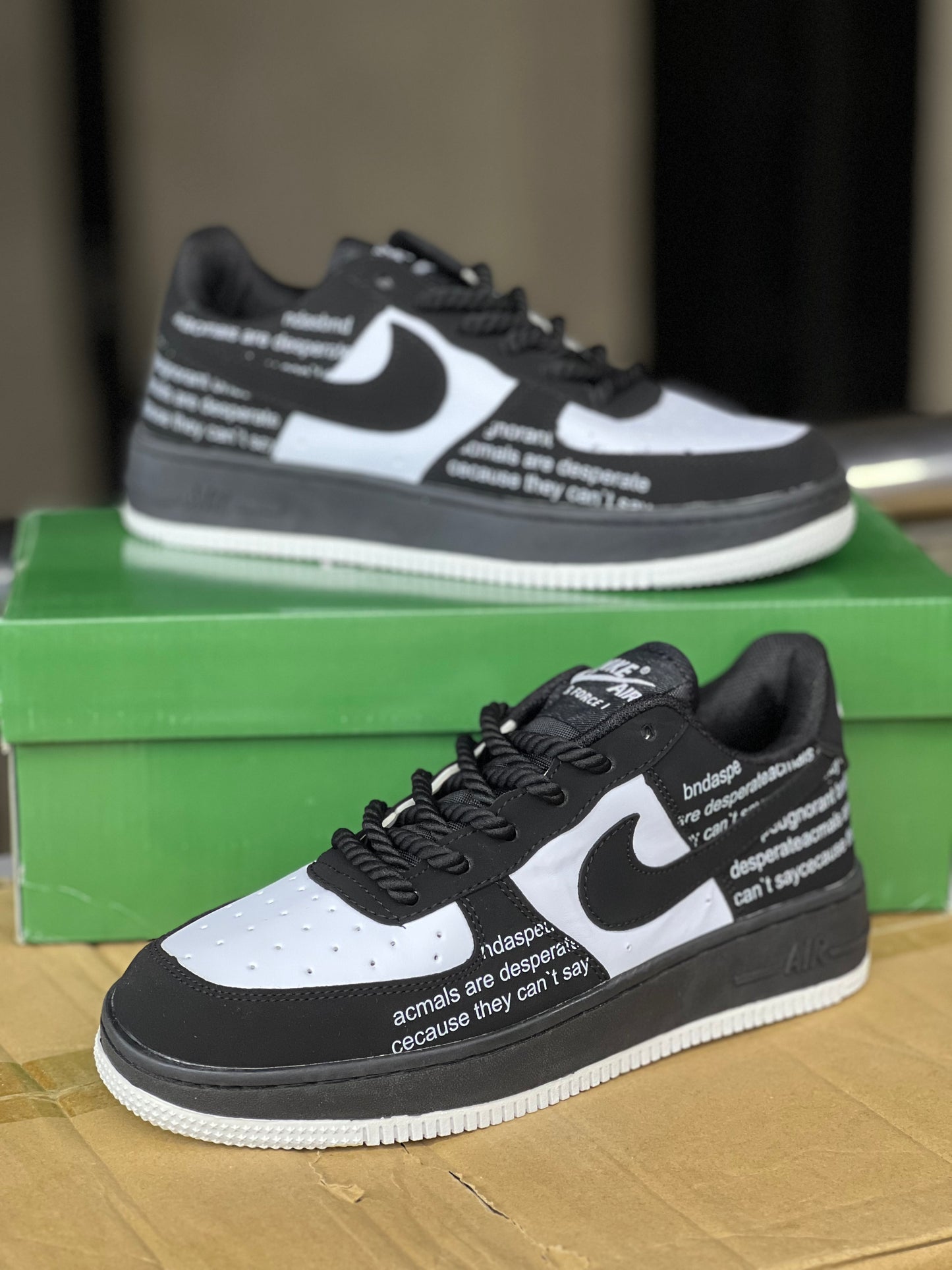 Nike Airforce 1 Sneakers - Black Print