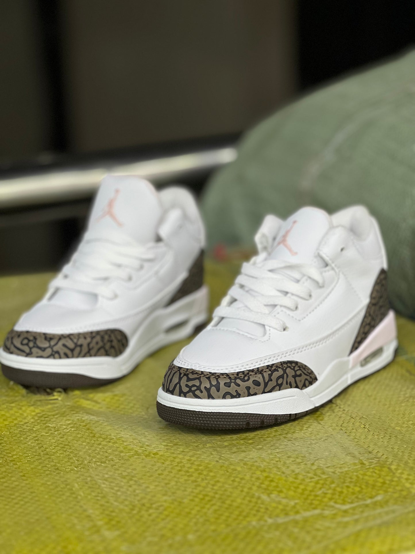 Kids Air Jordan 3 - White/Brown