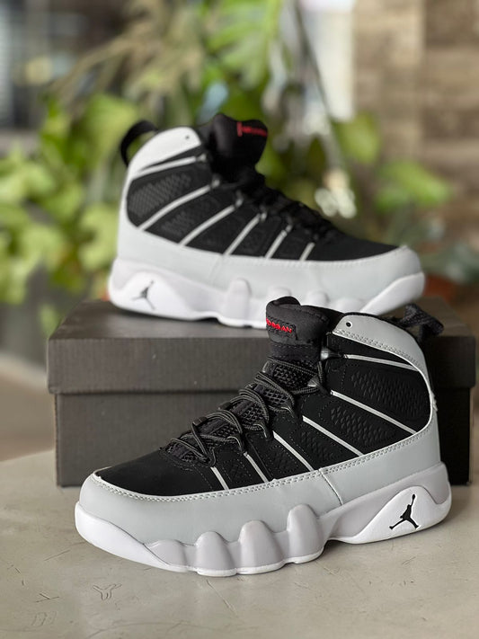 Air Jordan 9 Sneaker - Particle Grey