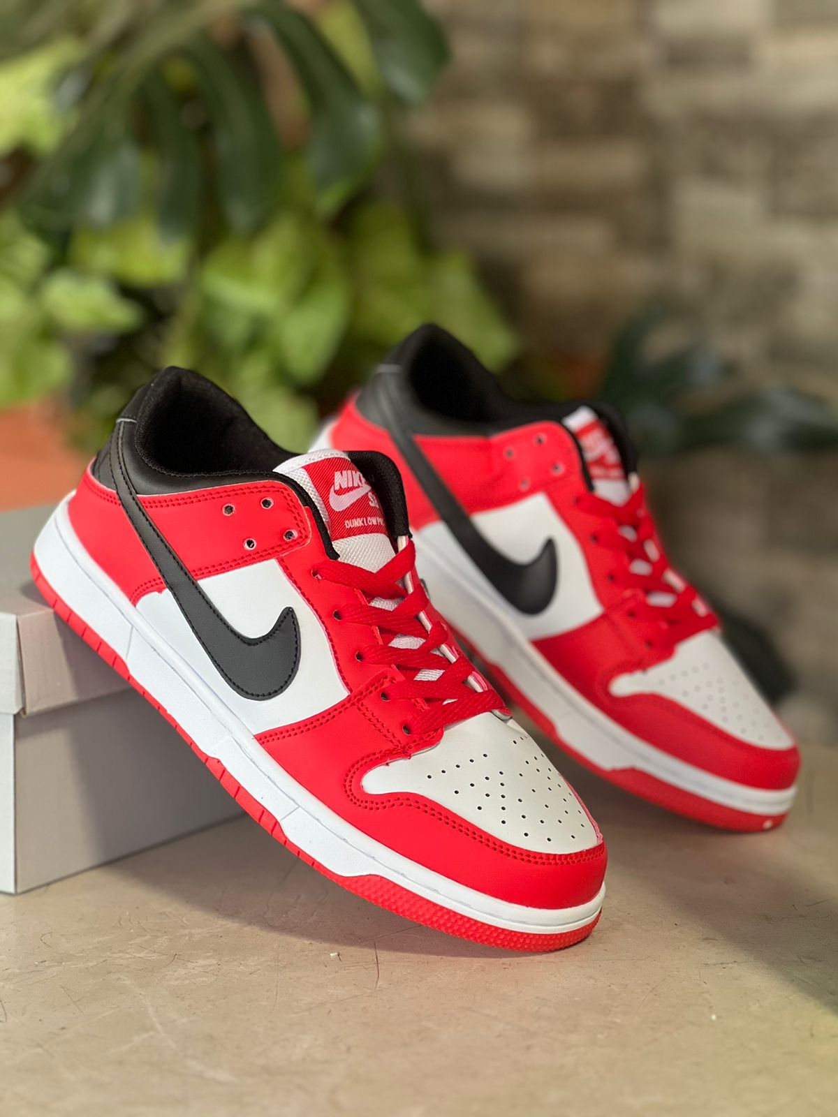 Nike Dunk Low Retro Sneakers - Red White