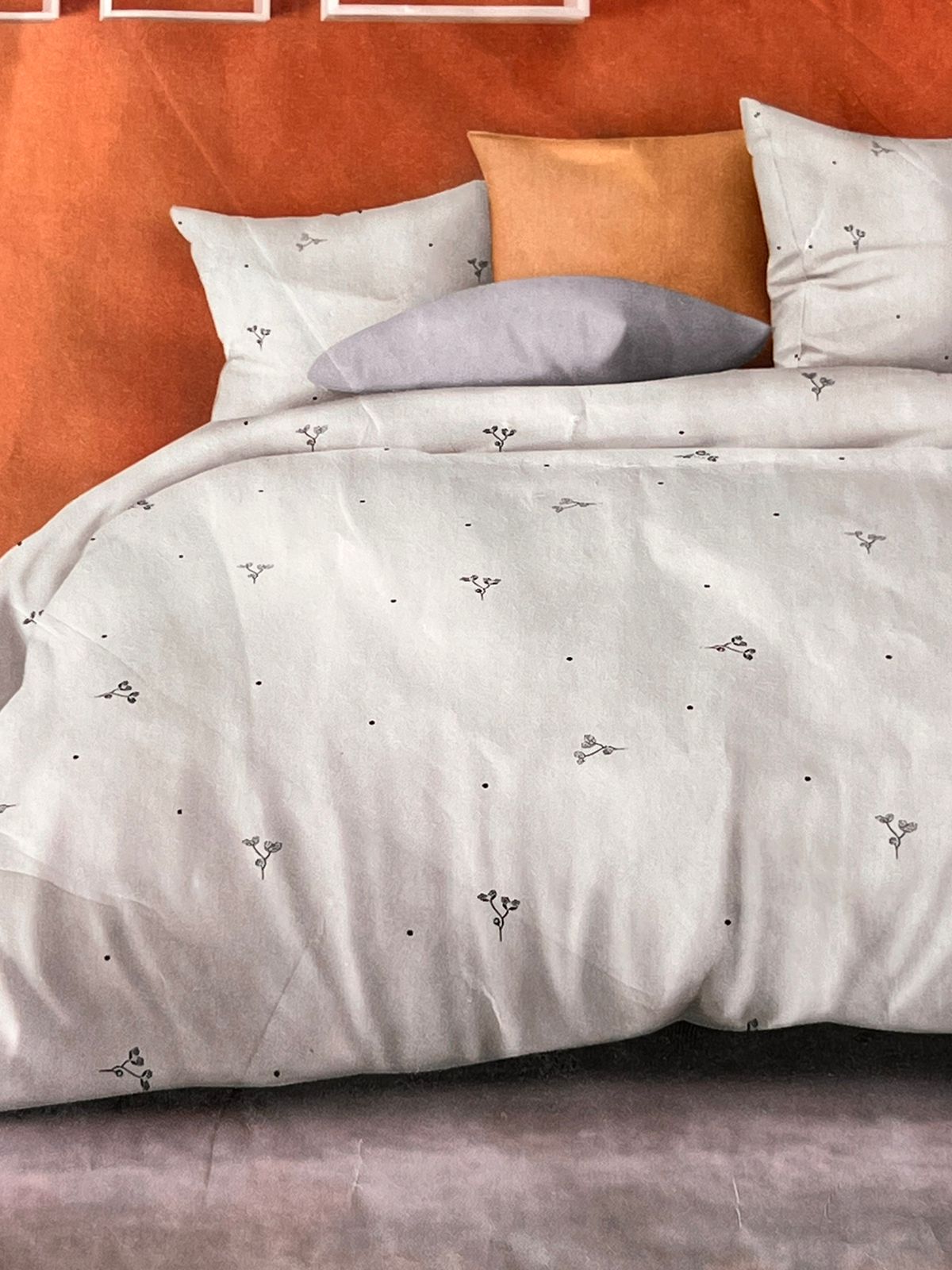 Bed Sheets + Pillow Case Set #001 (Printed) - Whites