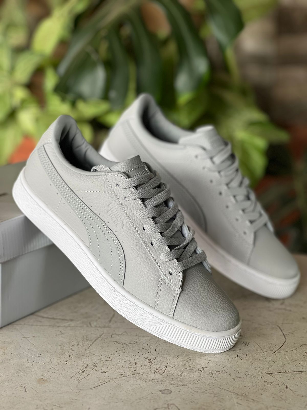 Puma Casuals Sneakers - Grey White