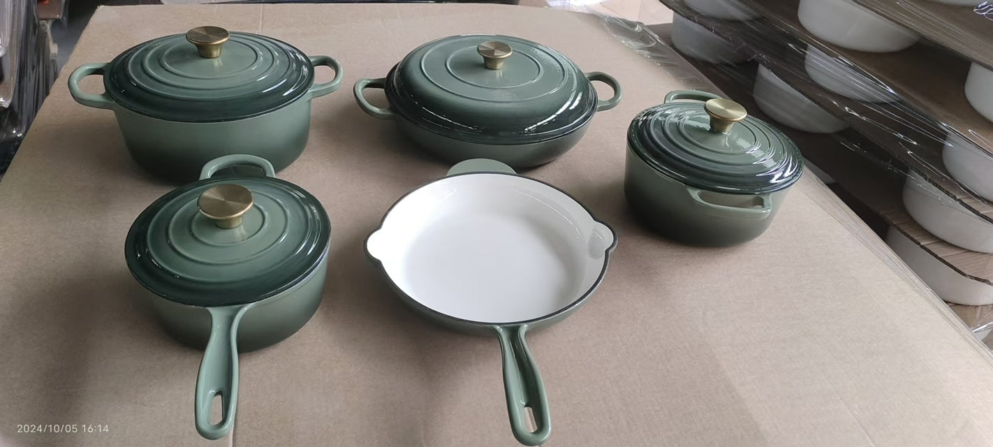 Cast Iron Cookware Set - Dolphin