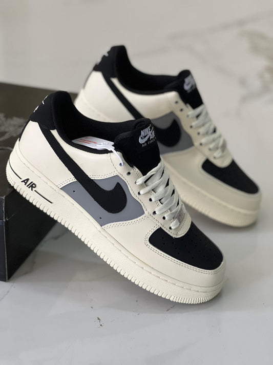 Nike Airforce 1 - Cream and Black