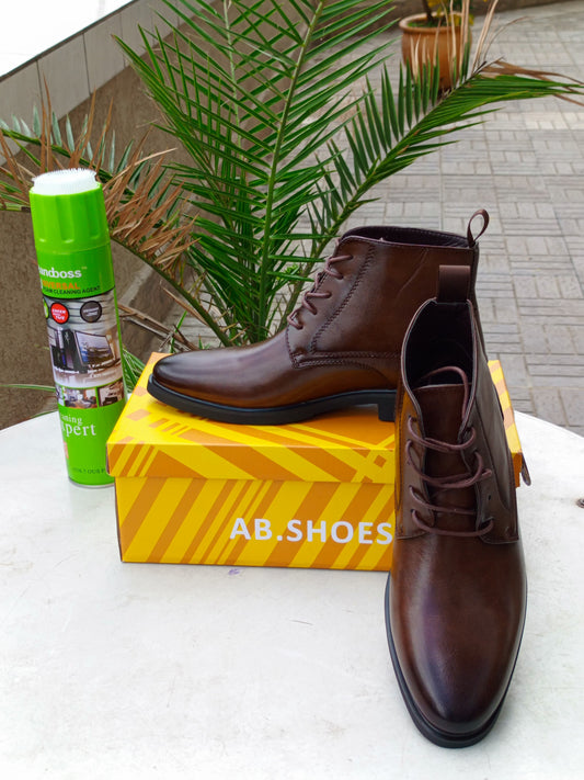 Men's Classic Leather Chukka Boots