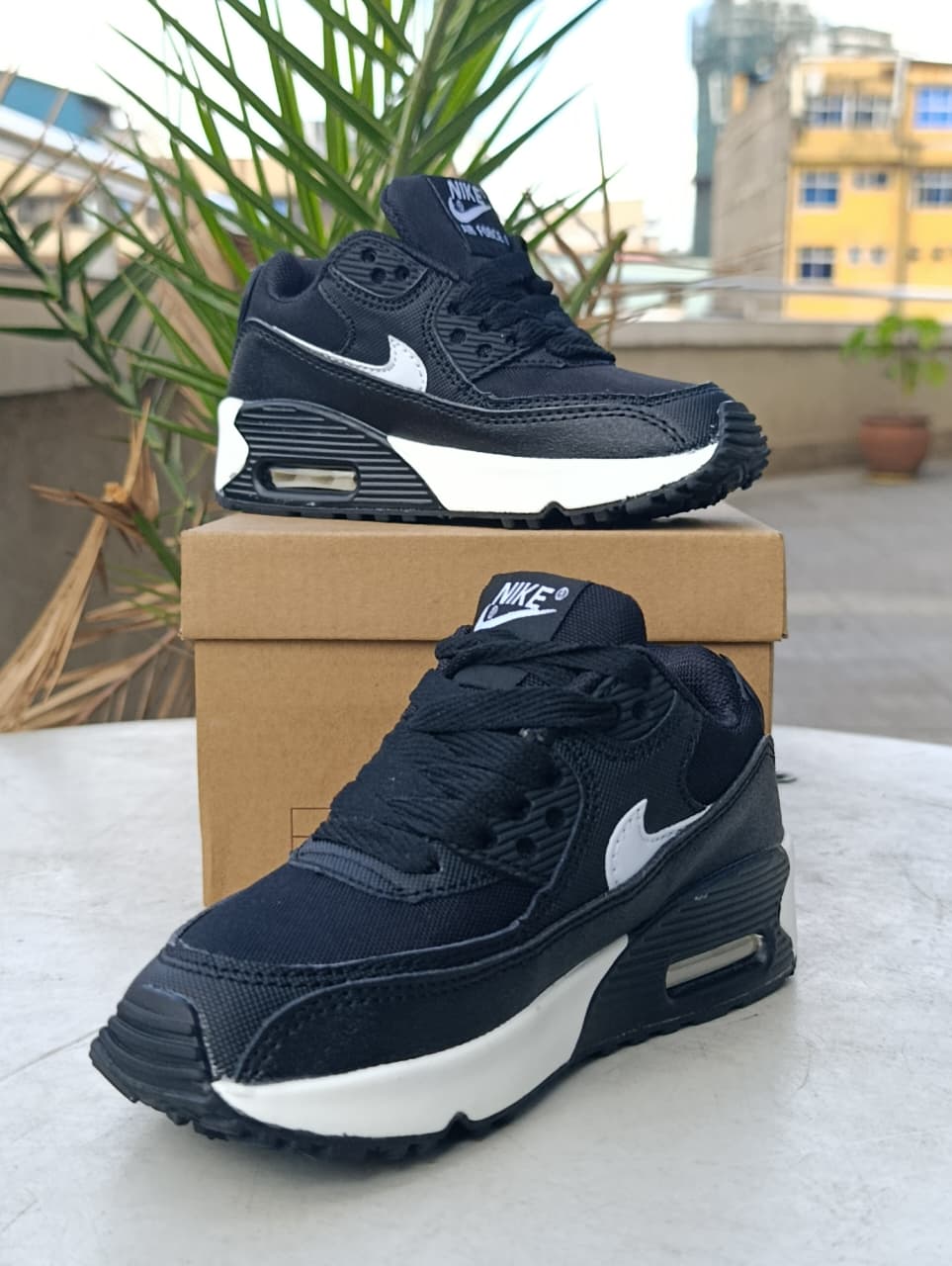 Kids Airmax black white sneakers