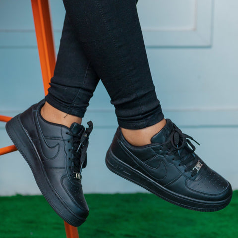 Nike Airforce 1 Sneakers - Black