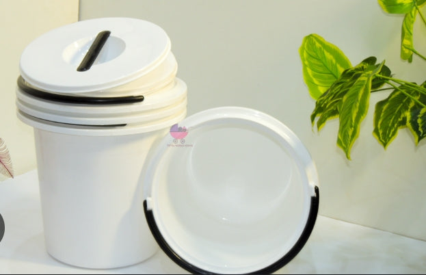 plastic Bucket With a Lid