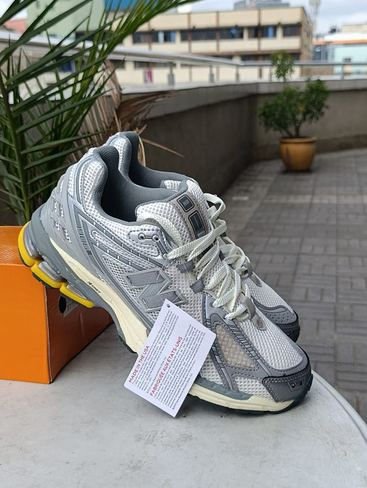 New Balance 1906R White/Metallic Gold